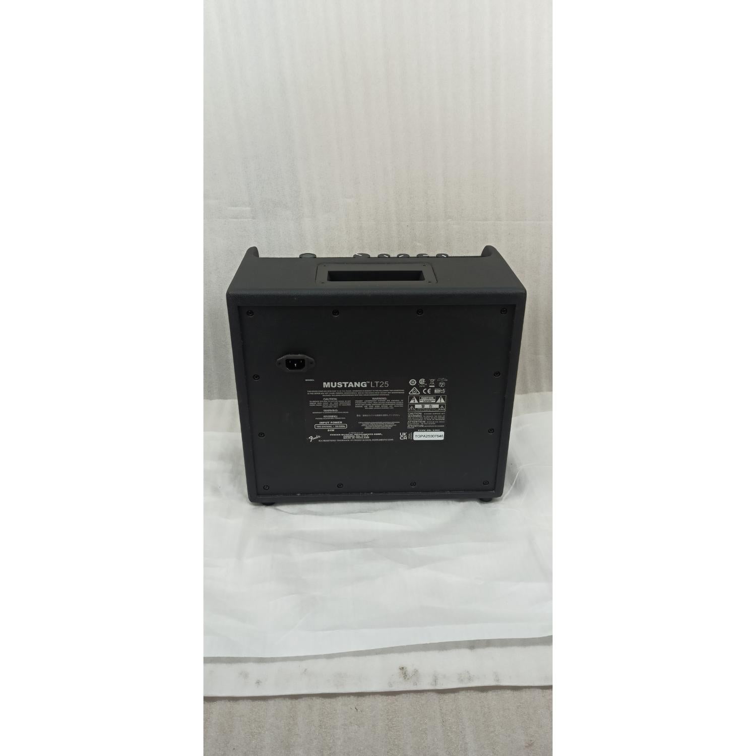 Fender Mustang LT25 Guitar Amplifier - Open Box