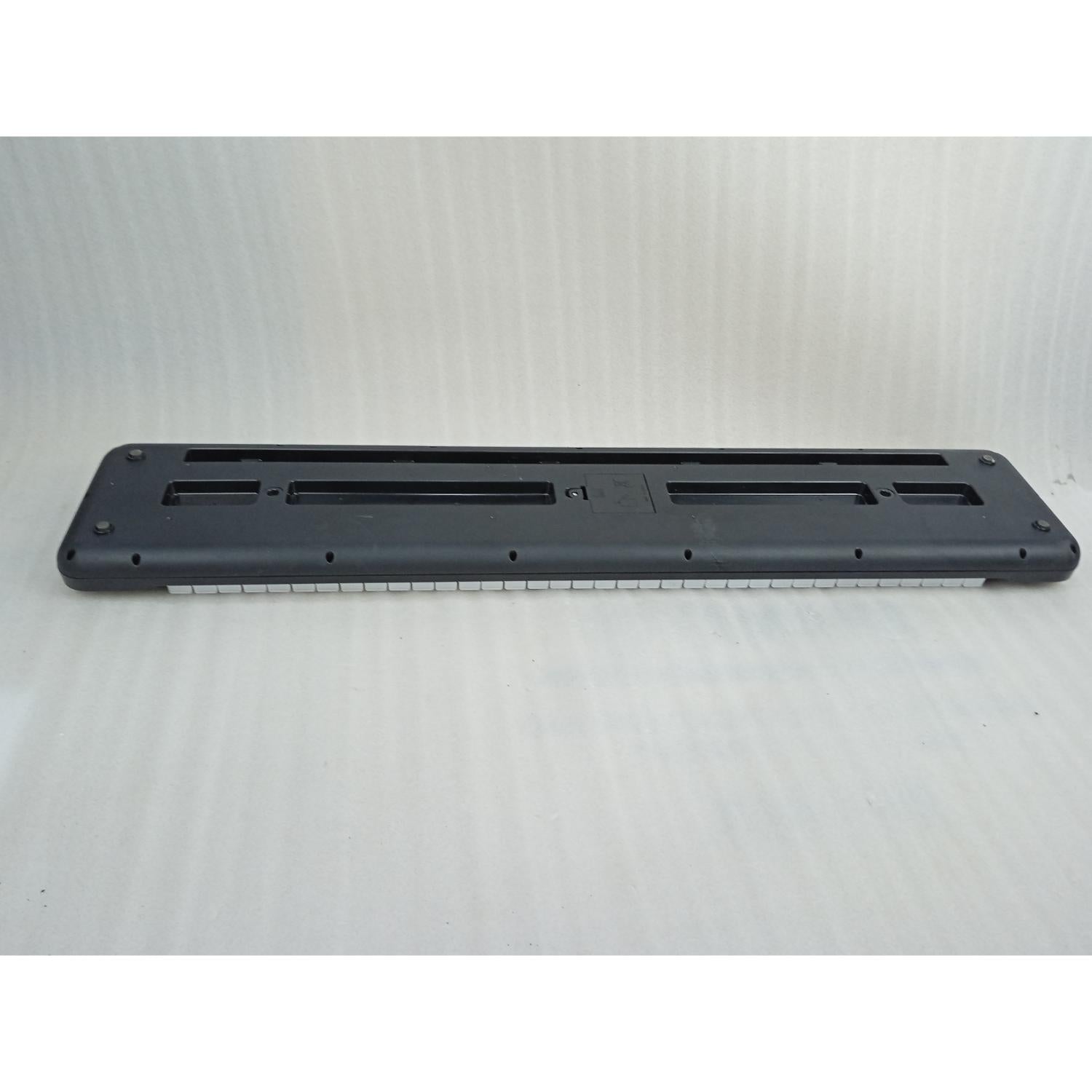 Henrix KB-601 Portable 61 Full Size Keys Keyboard with Adapter and Microphone - Open Box B Stock