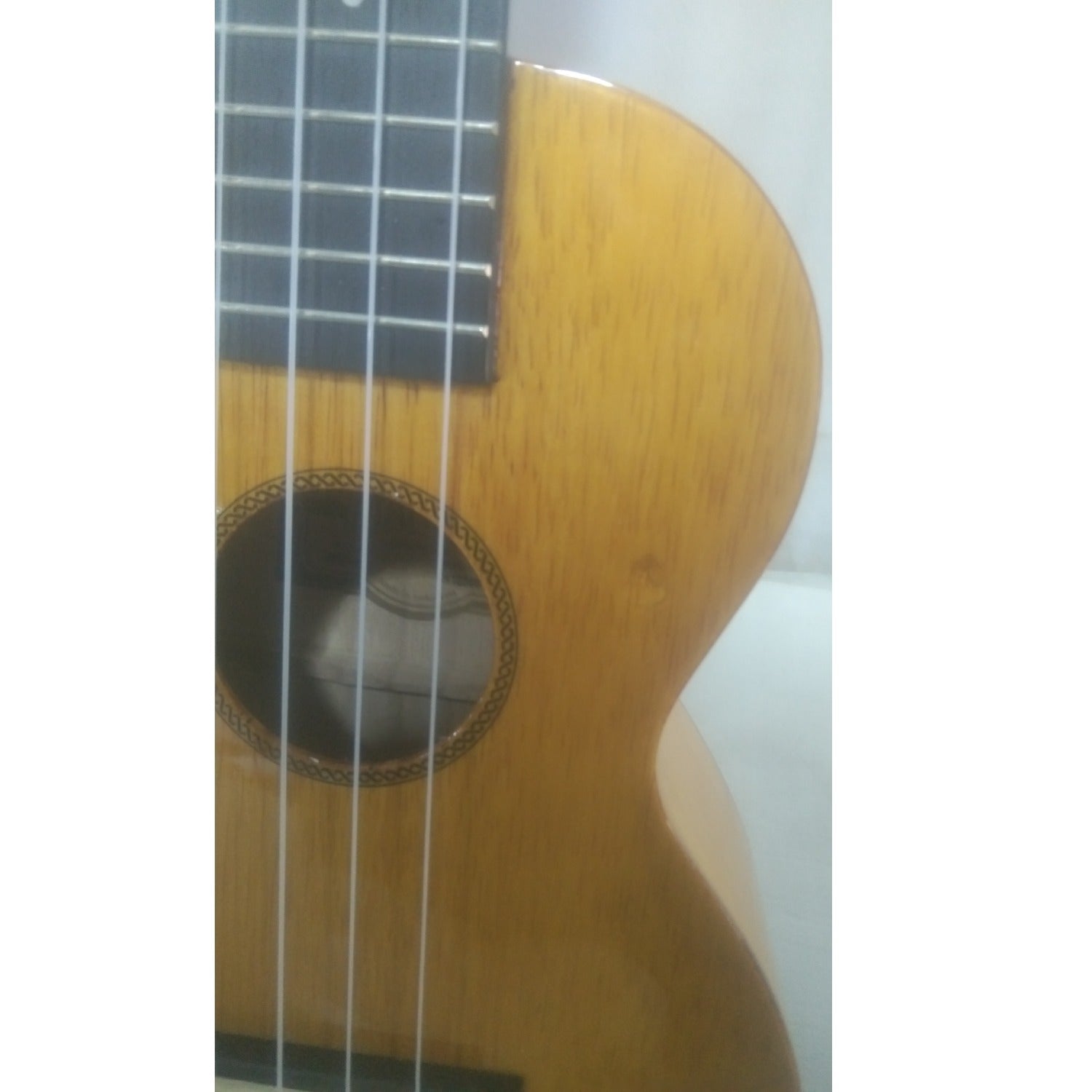 Mahalo Hano Series Concert Ukulele With Bag - Open Box B Stock
