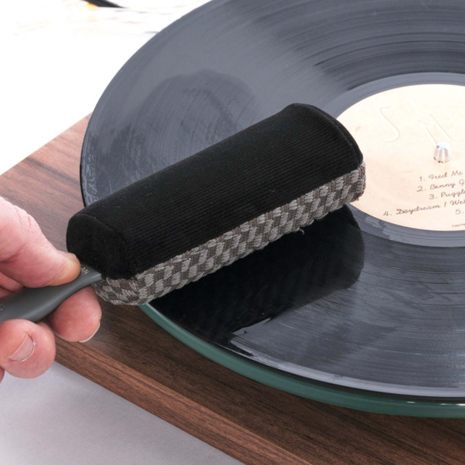 Music Nomad MN890 6 in 1 Vinyl Record Cleanig & Care Kit