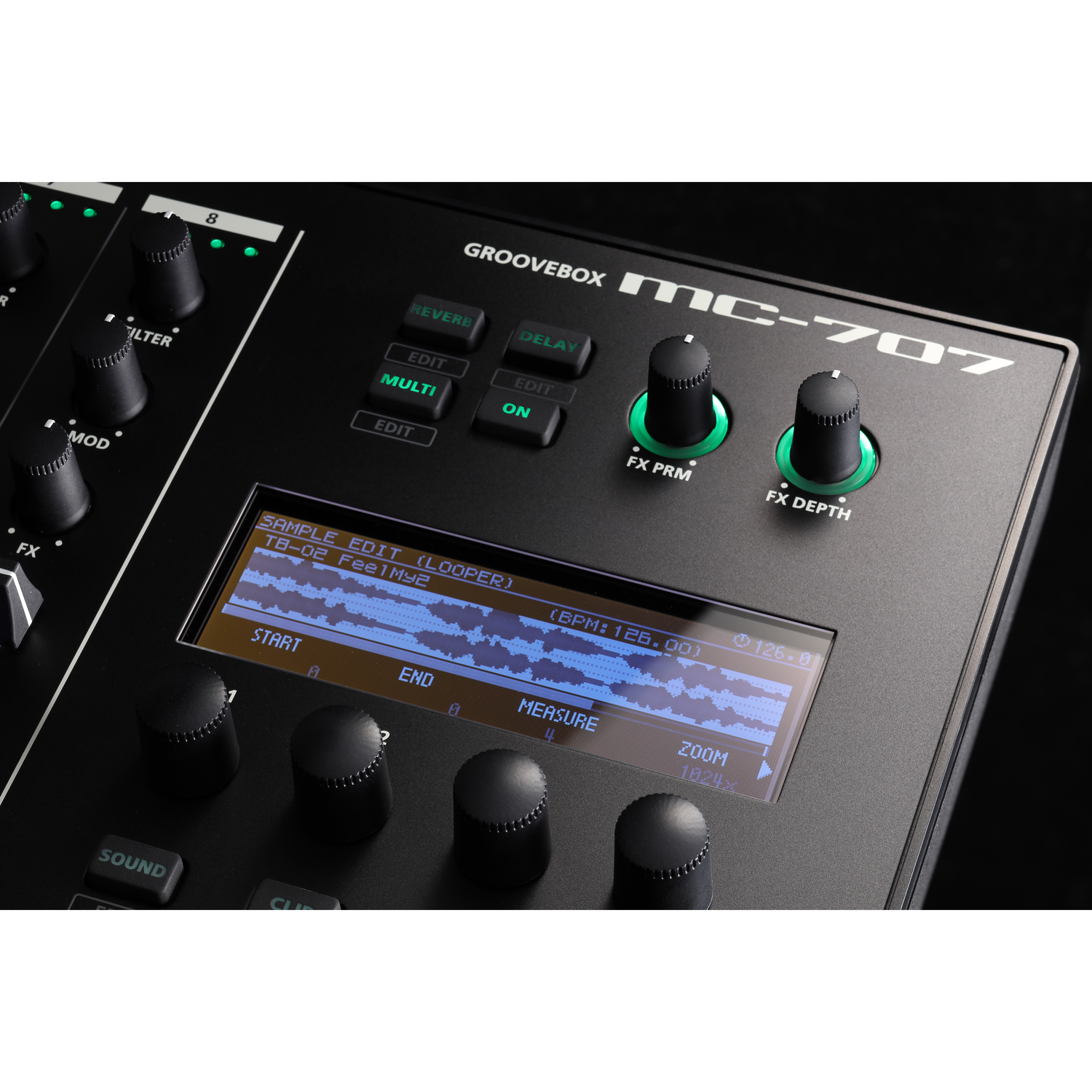 Roland MC 707 8 Tracks Groovebox