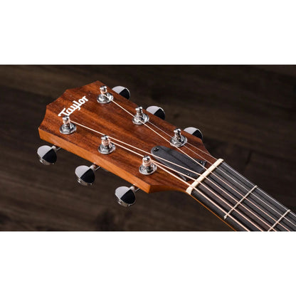Taylor BBT Big Baby Taylor Walnut 6 String Acoustic Guitar with Gigbag