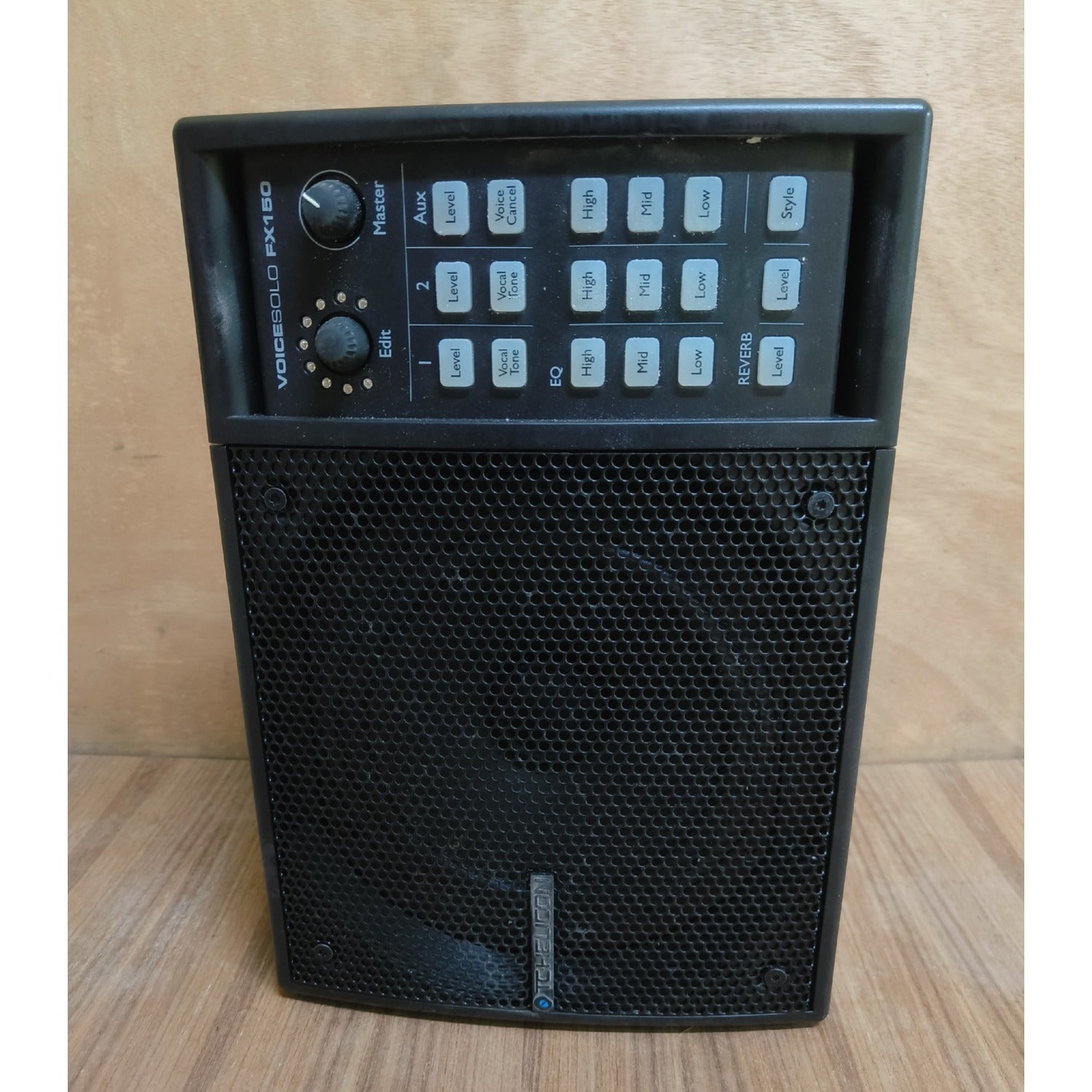 TC Helicon VoiceSolo FX150 Powered Speaker Cabinet - Open Box B Stock