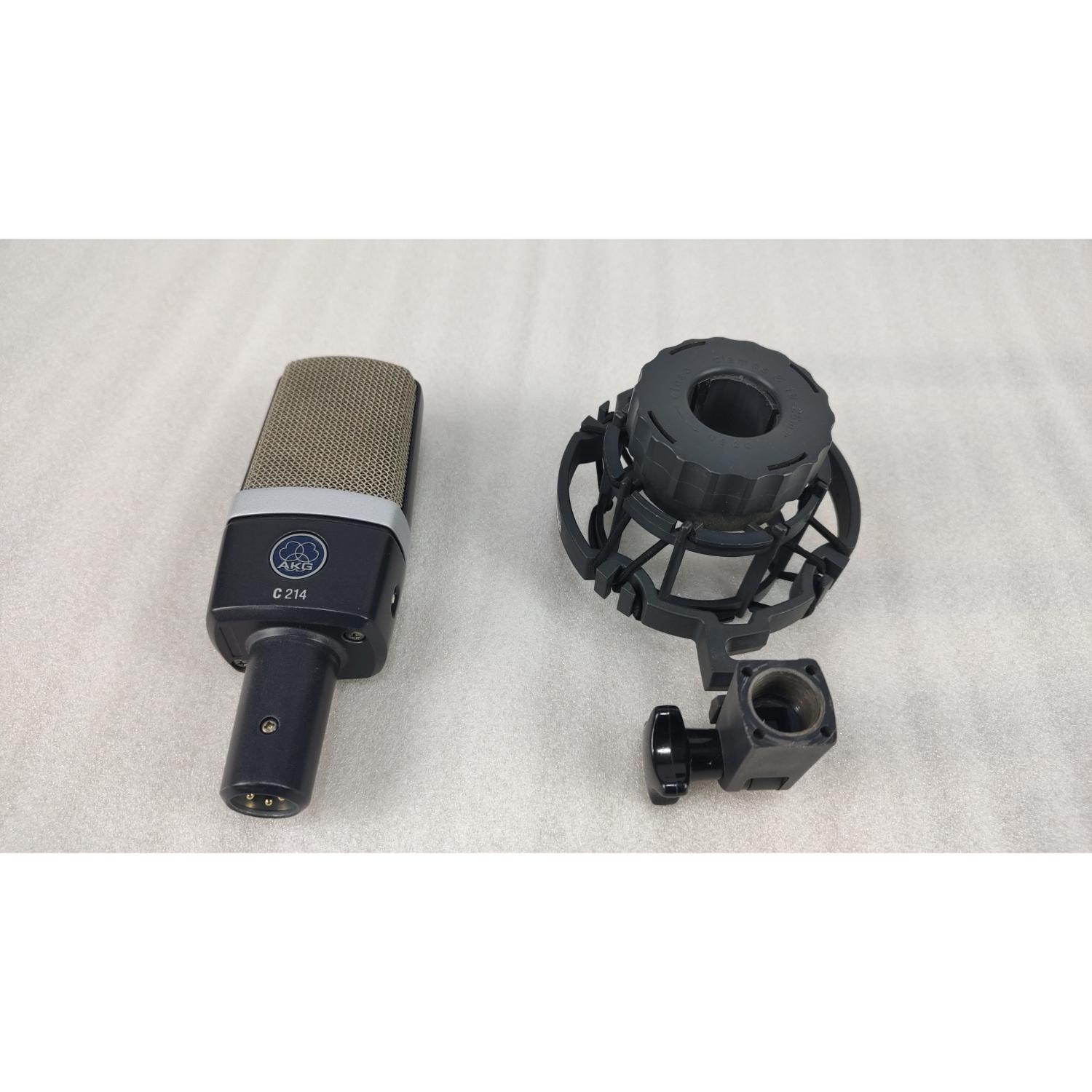 AKG Condenser Microphones AKG C214 Large Diaphragm Condenser Microphone with Aluminium Case - Open Box