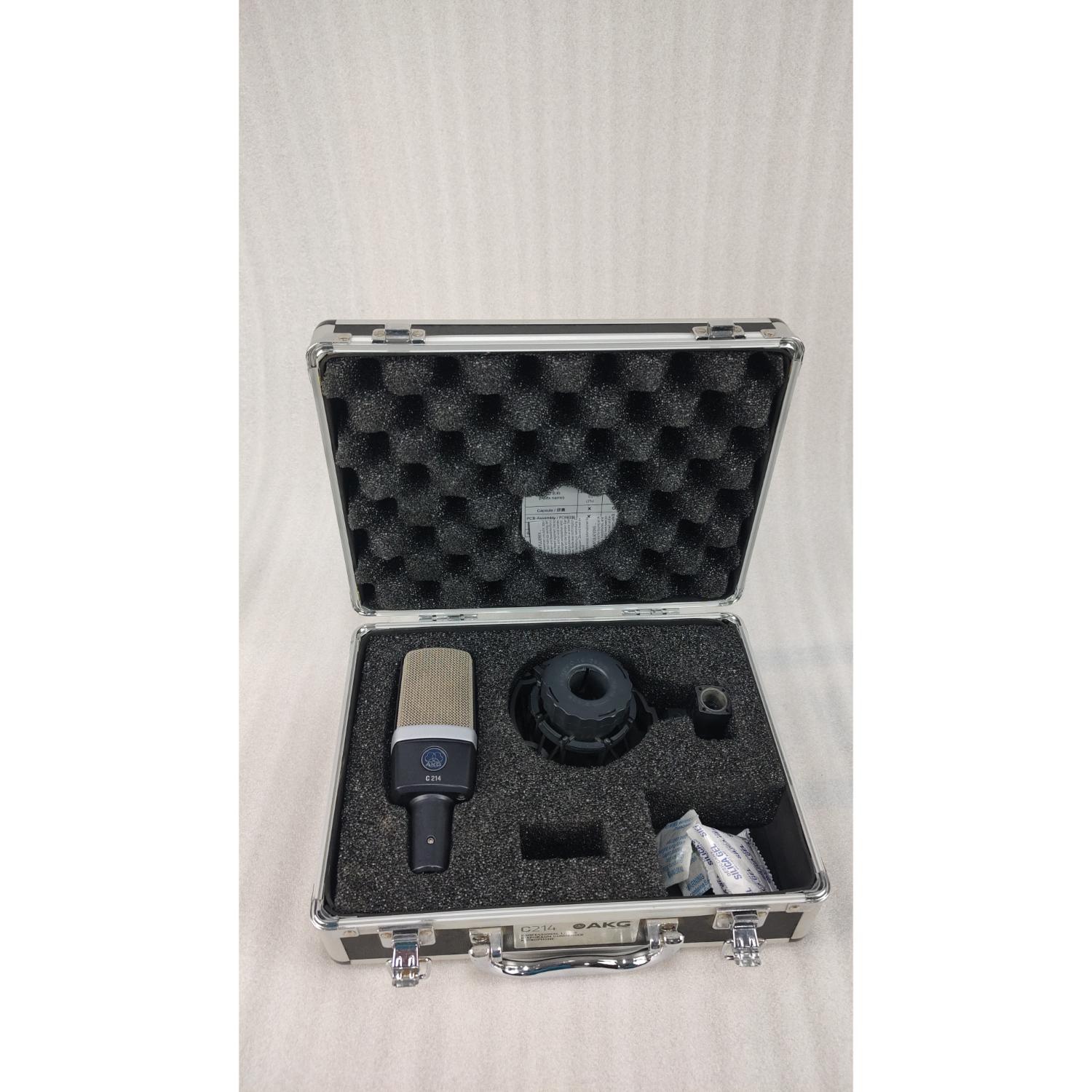 AKG Condenser Microphones AKG C214 Large Diaphragm Condenser Microphone with Aluminium Case - Open Box