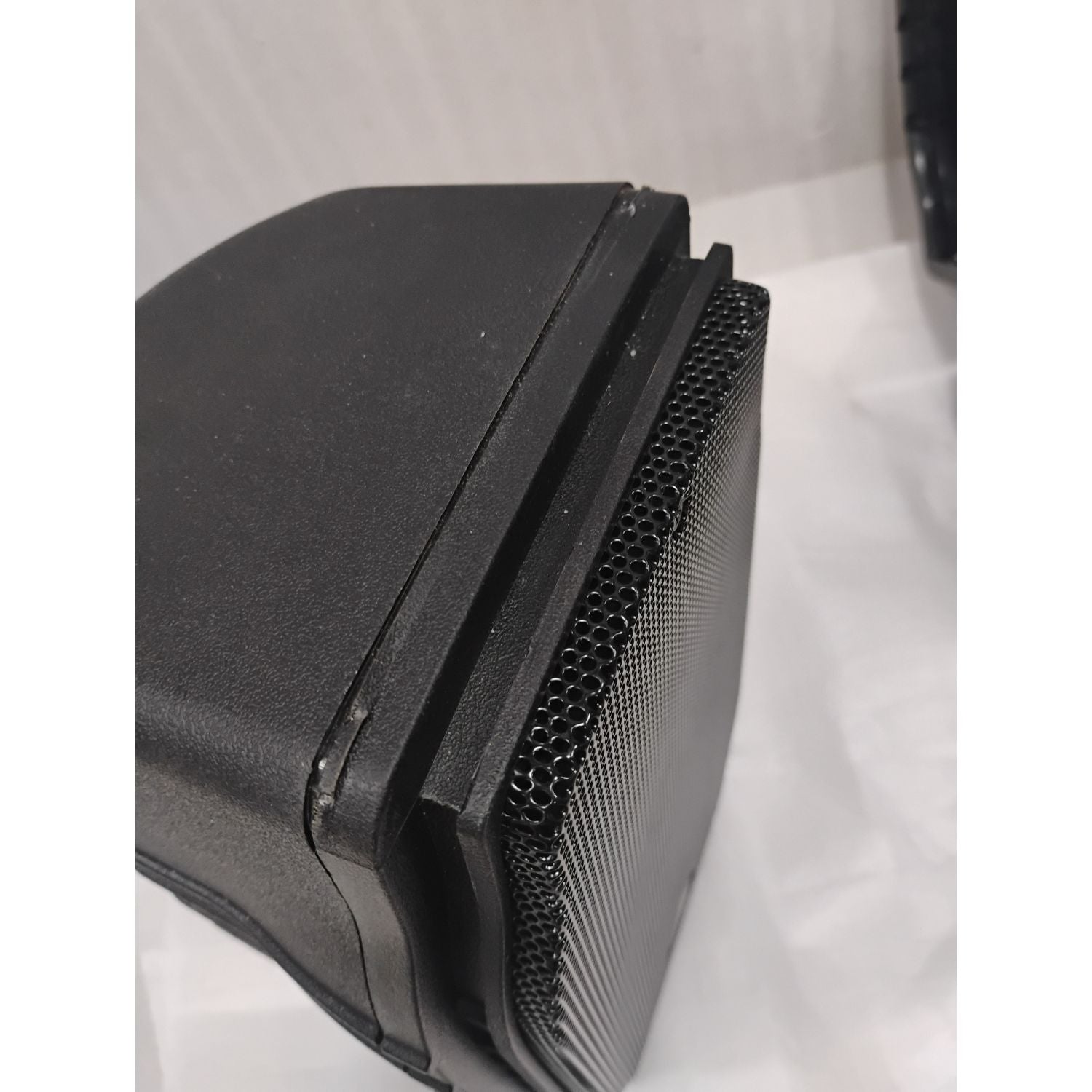Behringer Active PA Speakers Behringer EUROPORT PPA200BT - Open Box B Stock