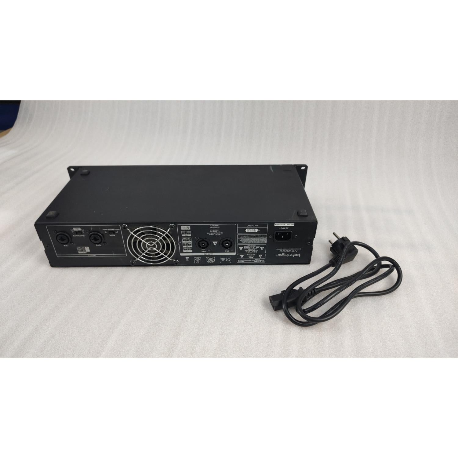 Behringer Power Amplifiers Behringer NX3000 Portable Power Amplifier - Open Box