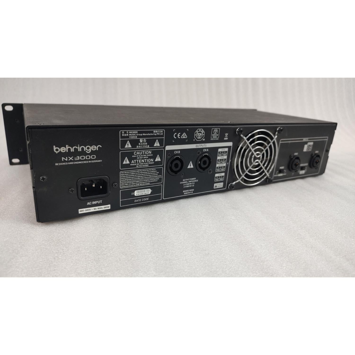 Behringer Power Amplifiers Behringer NX3000 Portable Power Amplifier - Open Box