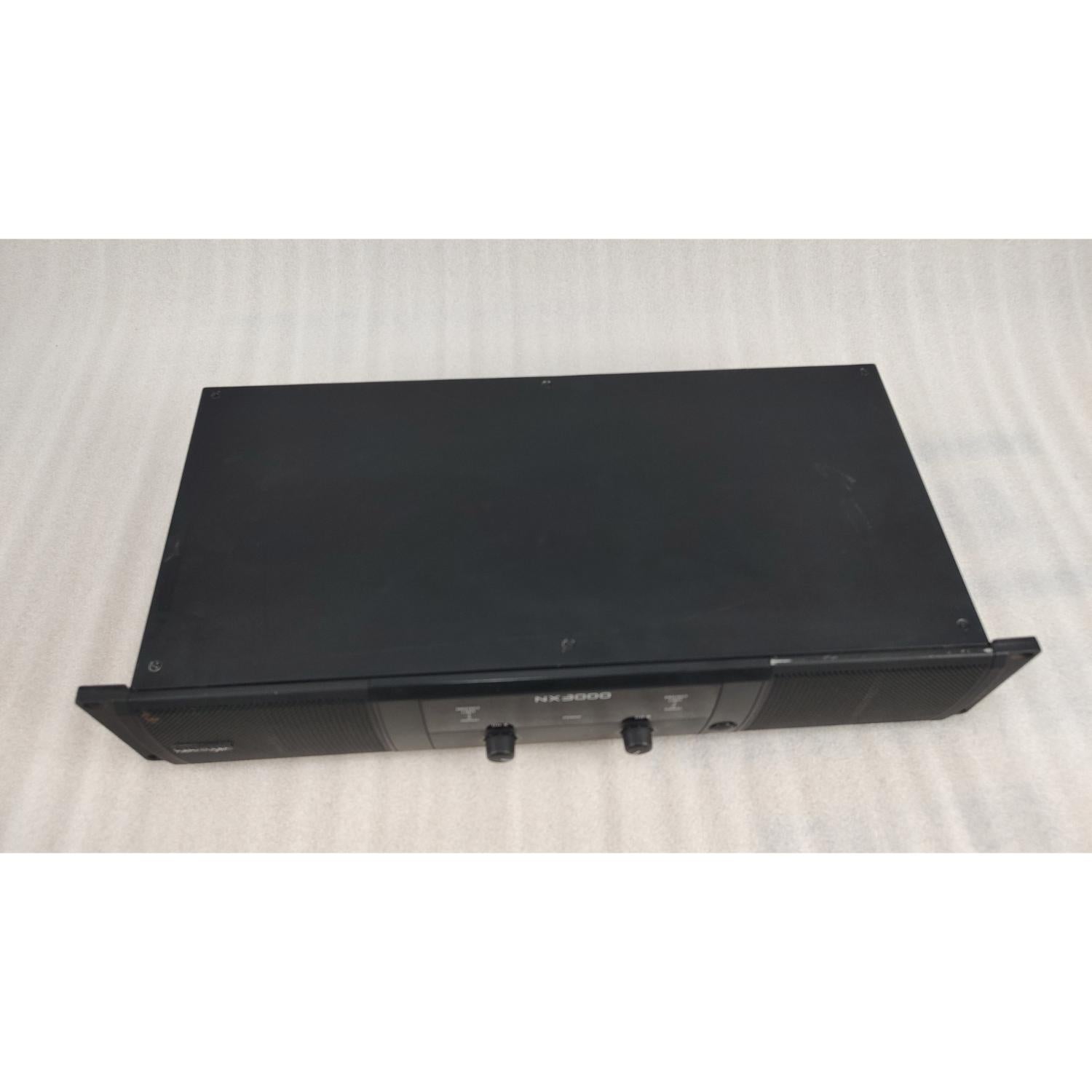 Behringer Power Amplifiers Behringer NX3000 Portable Power Amplifier - Open Box
