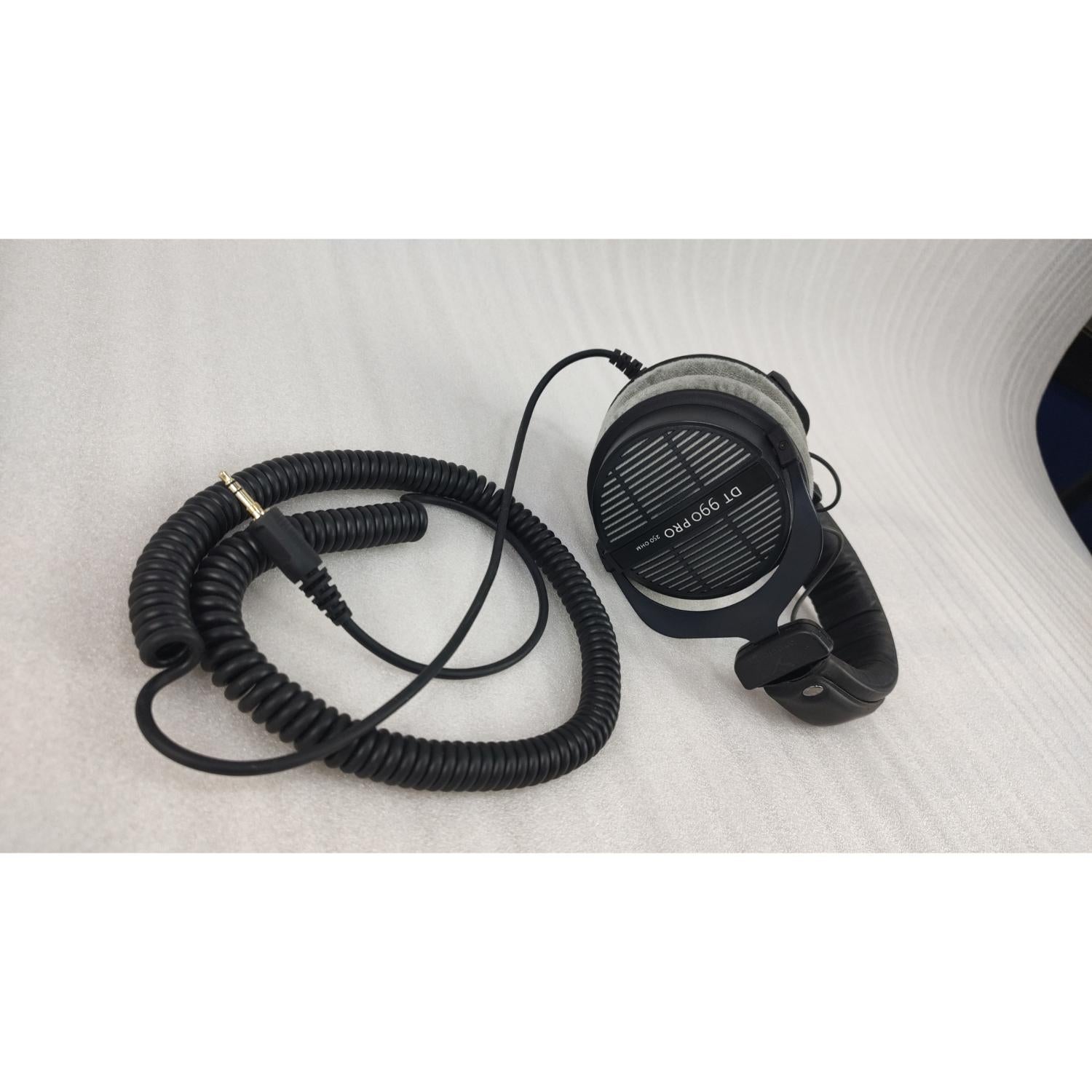 Beyerdynamic Over-ear Wired Headphones Beyerdynamic DT 990 Pro 250 ohms Over Ear Wired Headphone - Black - Open Box