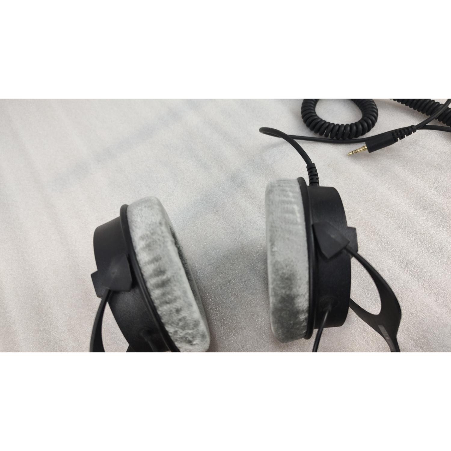 Beyerdynamic Over-ear Wired Headphones Beyerdynamic DT 990 Pro 250 ohms Over Ear Wired Headphone - Black - Open Box