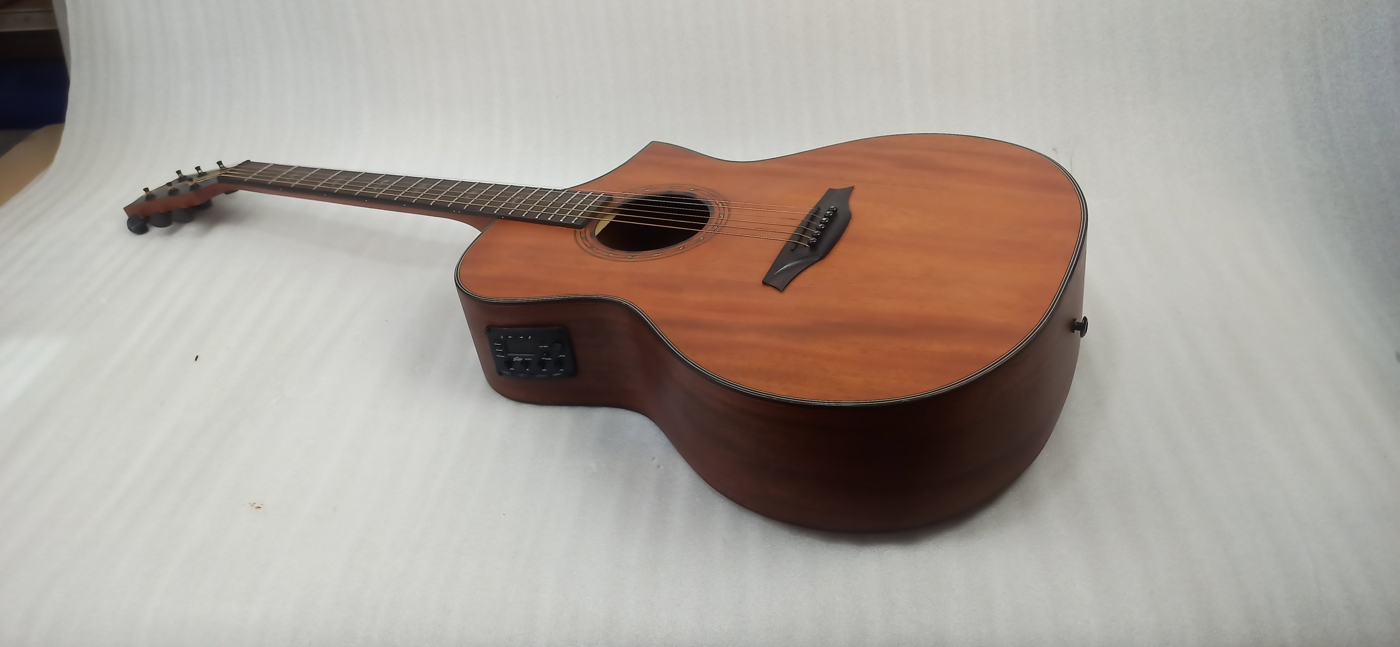 Bromo Electro Acoustic Guitars Bromo BAT4MCE Tahoma Series Solid Top 6 String Electro Acoustic Guitar - Open Box