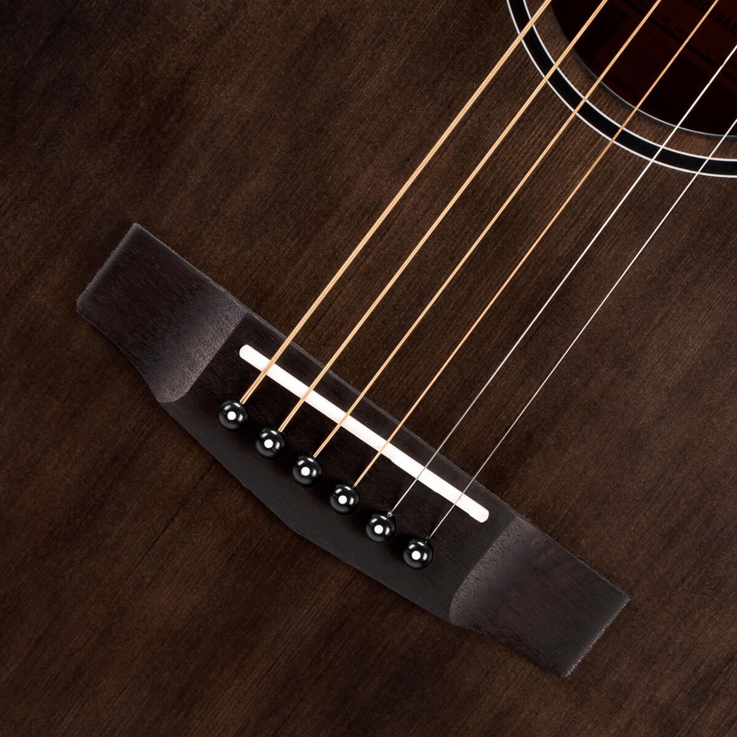 Cort Electro Acoustic Guitars Cort Core-OC Spruce 6-Strings Electro Acoustic Guitar With Case - Open Pore Trans Black