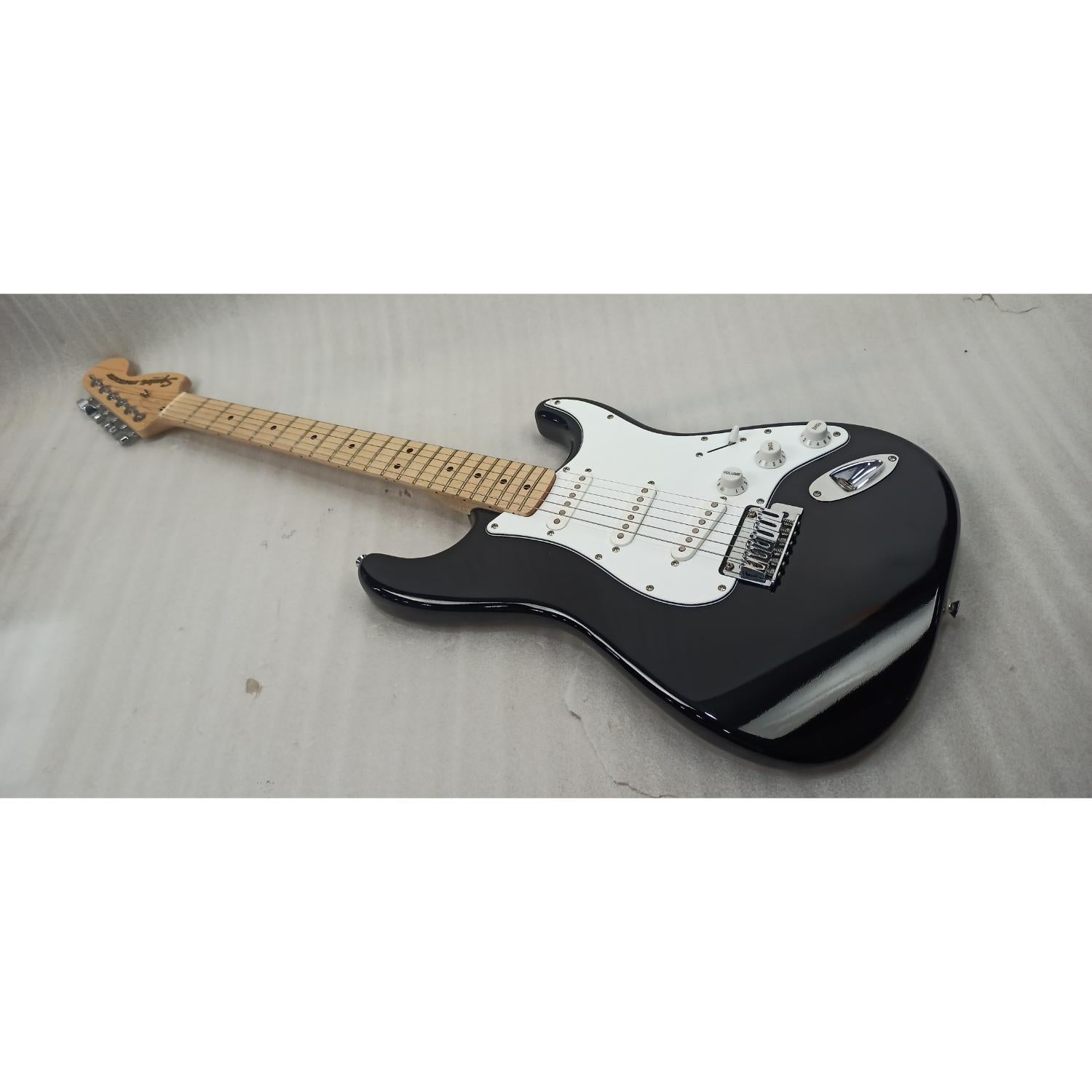 Fender Electric Guitars 2.03E+11 Fender Squier Affinity Series Stratocaster Electric Guitar - Open Box