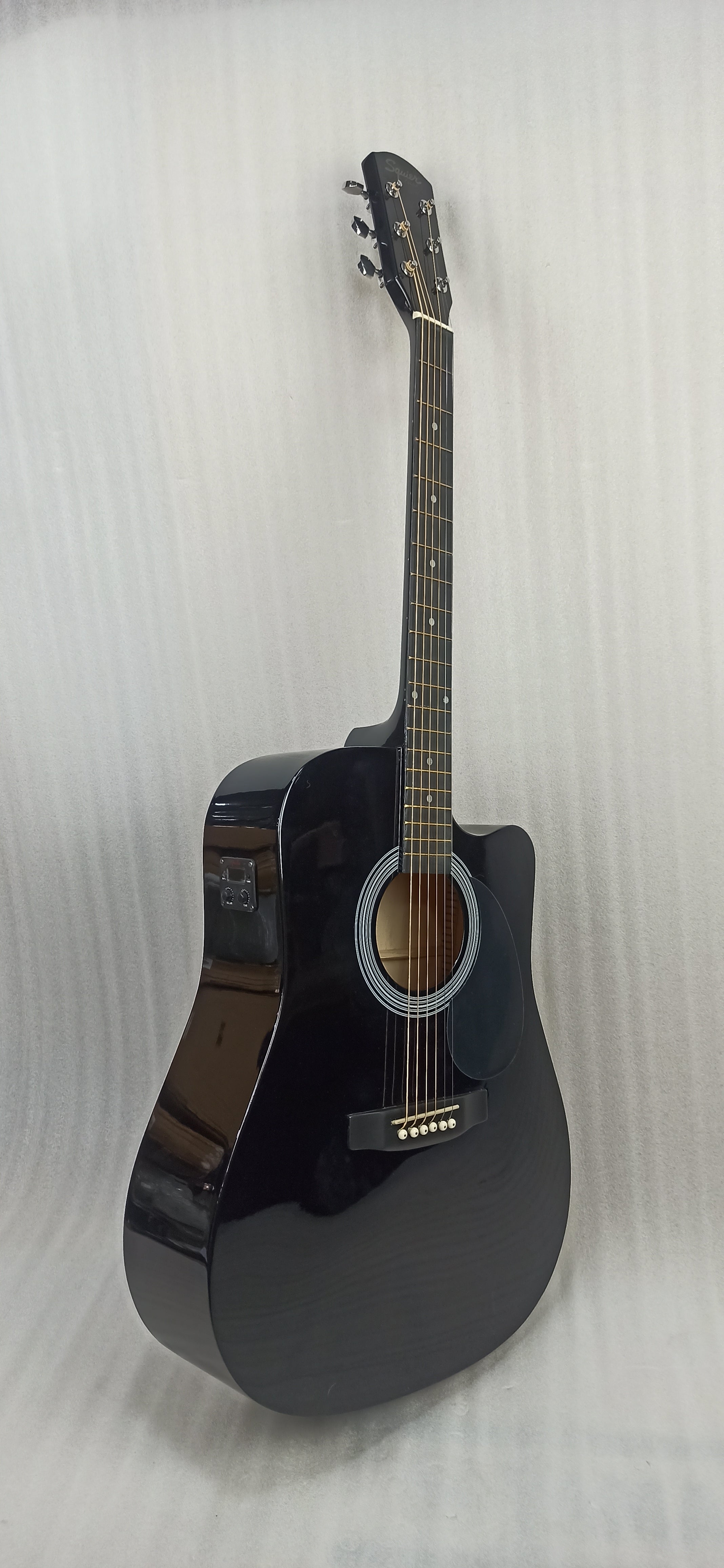 Fender Electro Acoustic Guitars Fender Squier SA-105CE Cutaway Electro Acoustic Guitar - Open Box #barcode_202501087096