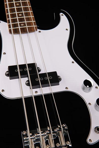 harley benton bass guitars harley benton pb-shorty bk standard rw