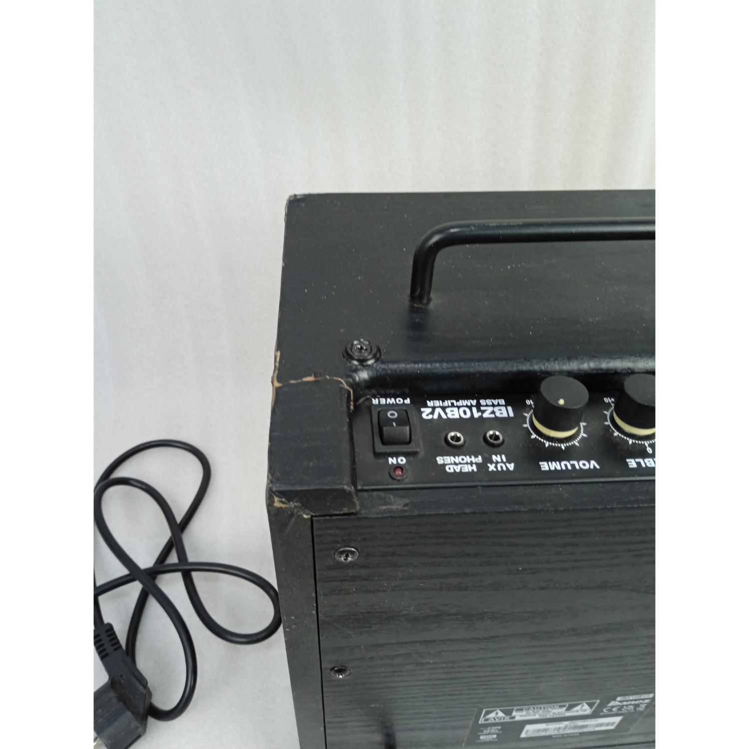 Ibanez Bass Combo Amplifiers Ibanez IBZ10BV2-U 10W Combo Bass Amplifier - Open Box B Stock
