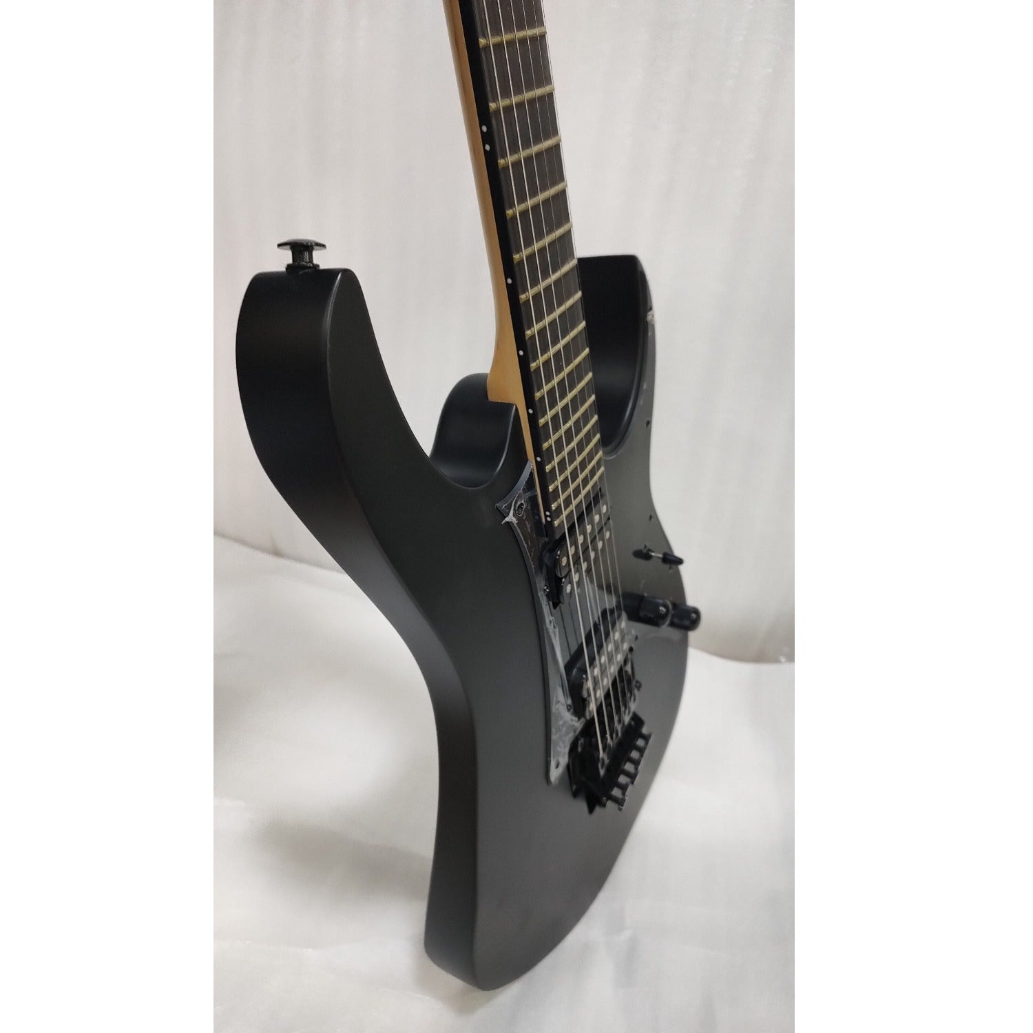 Ibanez Electric Guitars Ibanez GRGR330EX RG 6 String Electric Guitar - Open Box