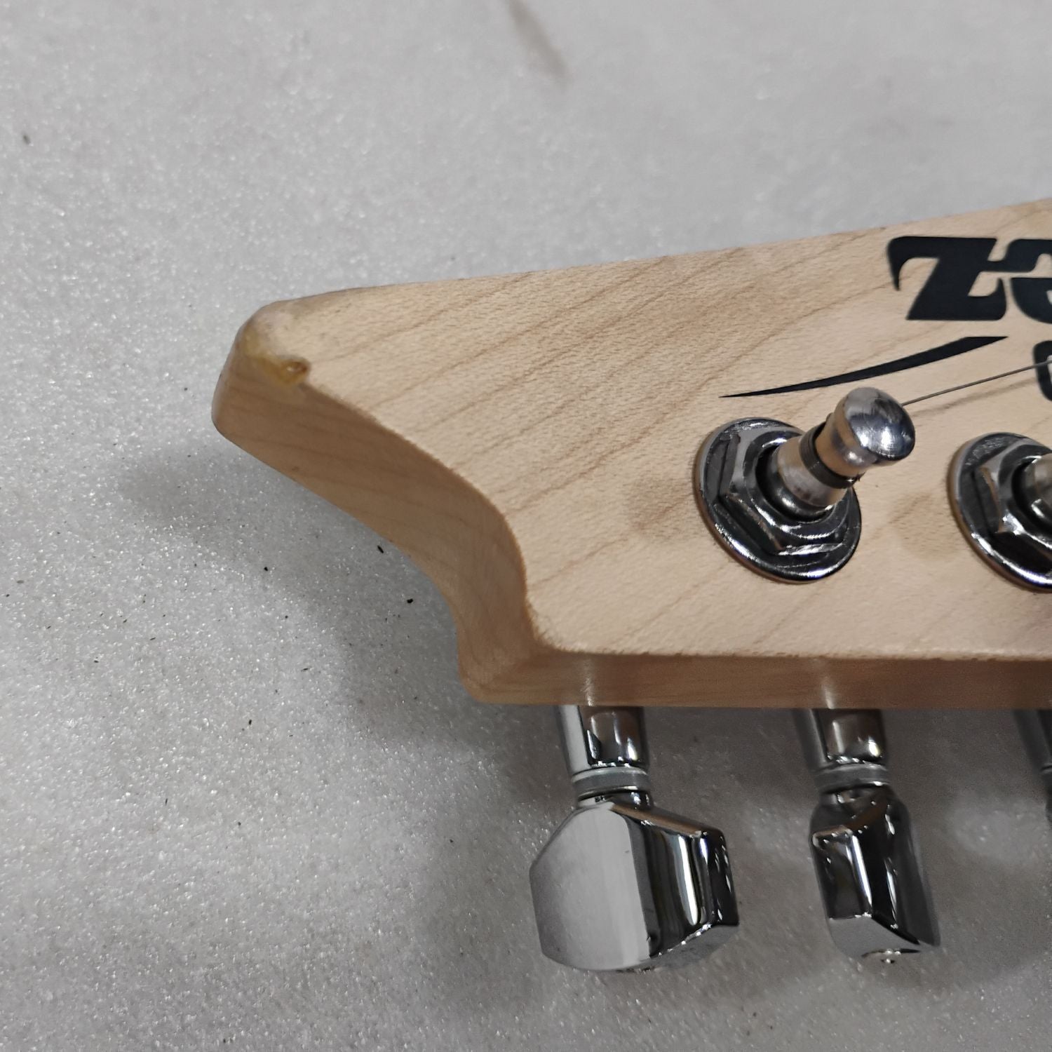 Ibanez Electric Guitars Ibanez GRX40 RG Gio Series Maple Neck 6 String Electric Guitar - Open Box