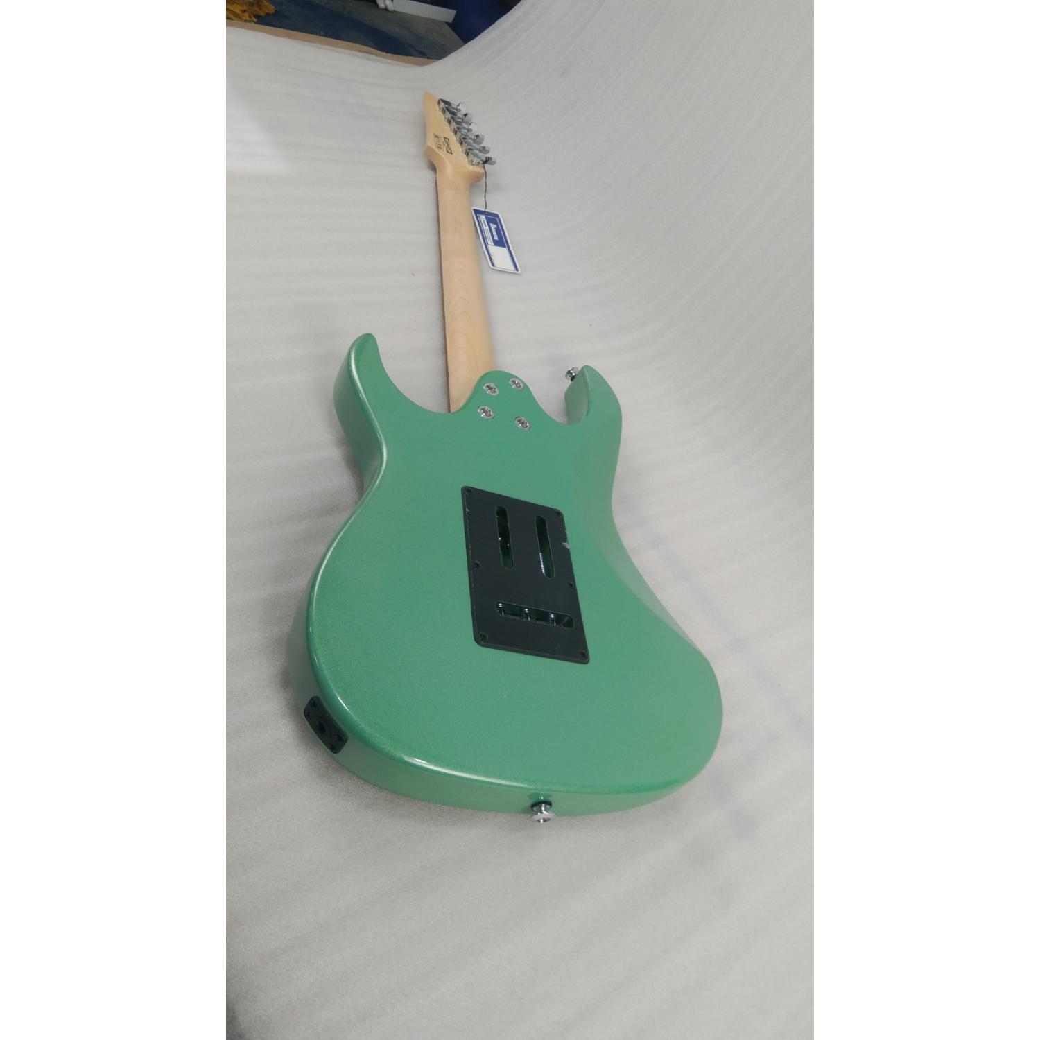 Ibanez Electric Guitars Ibanez GRX40 RG Gio Series Maple Neck 6 String Electric Guitar  - Open Box B Stock