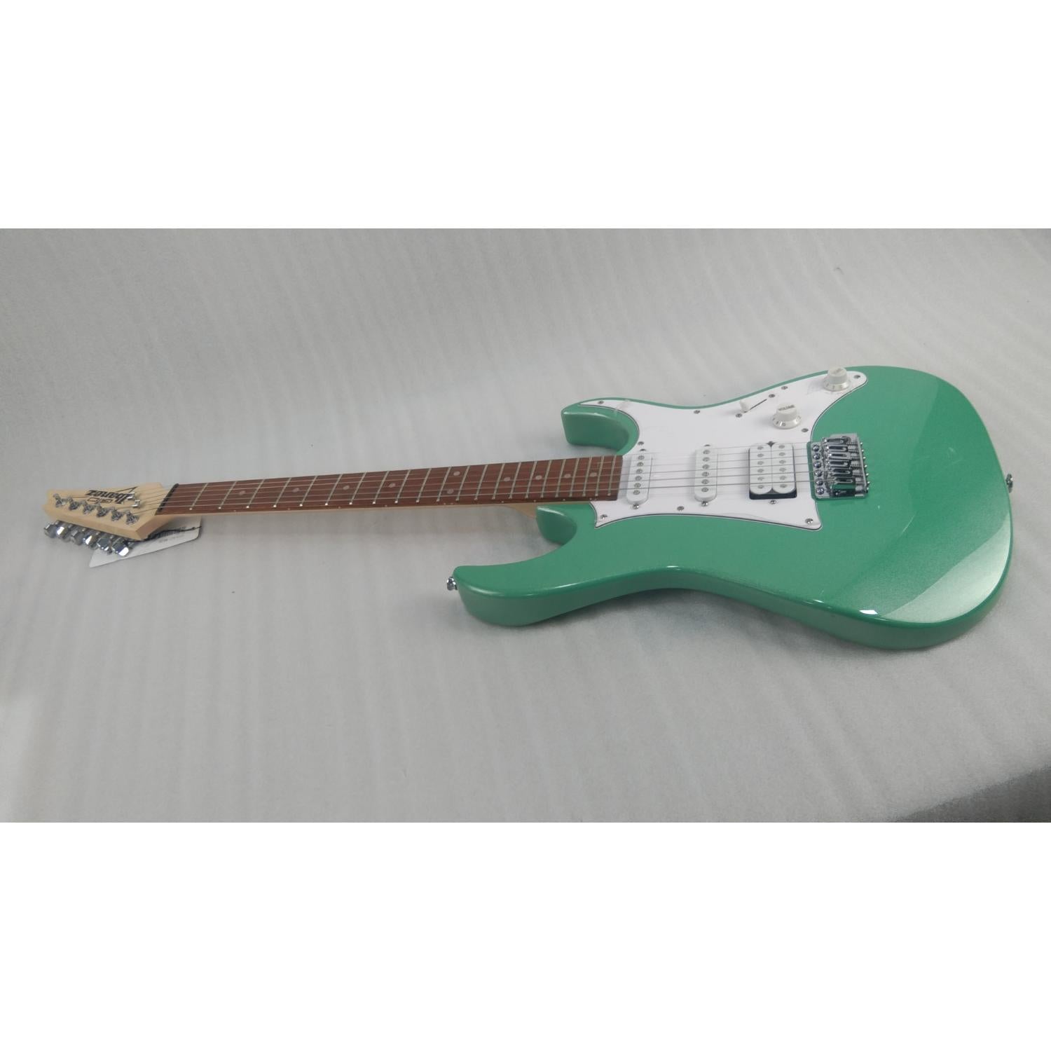 Ibanez Electric Guitars Ibanez GRX40 RG Gio Series Maple Neck 6 String Electric Guitar  - Open Box B Stock