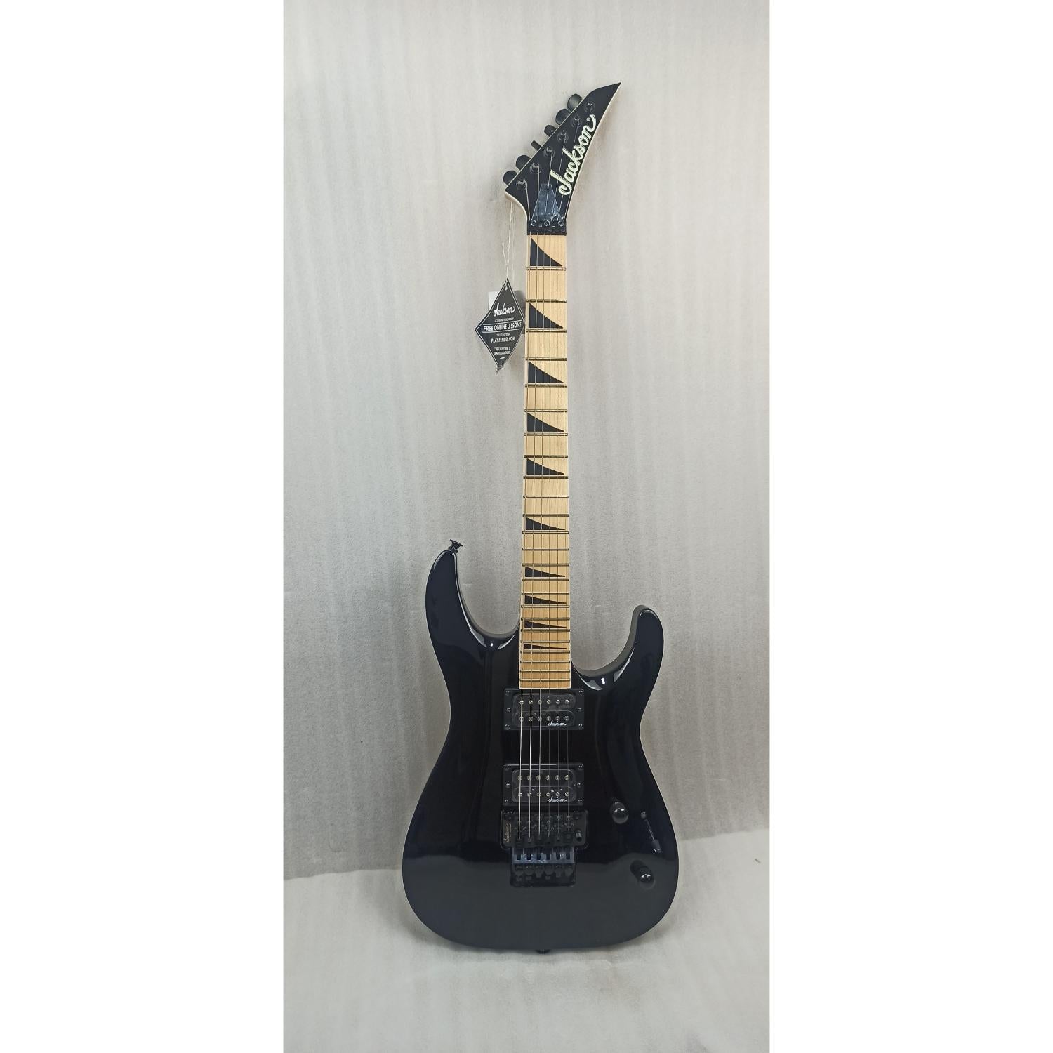 Jackson Electric Guitars Jackson JS32 DKAM  Dinky Arch Top Electric Guitar - Gloss Black - Open Box