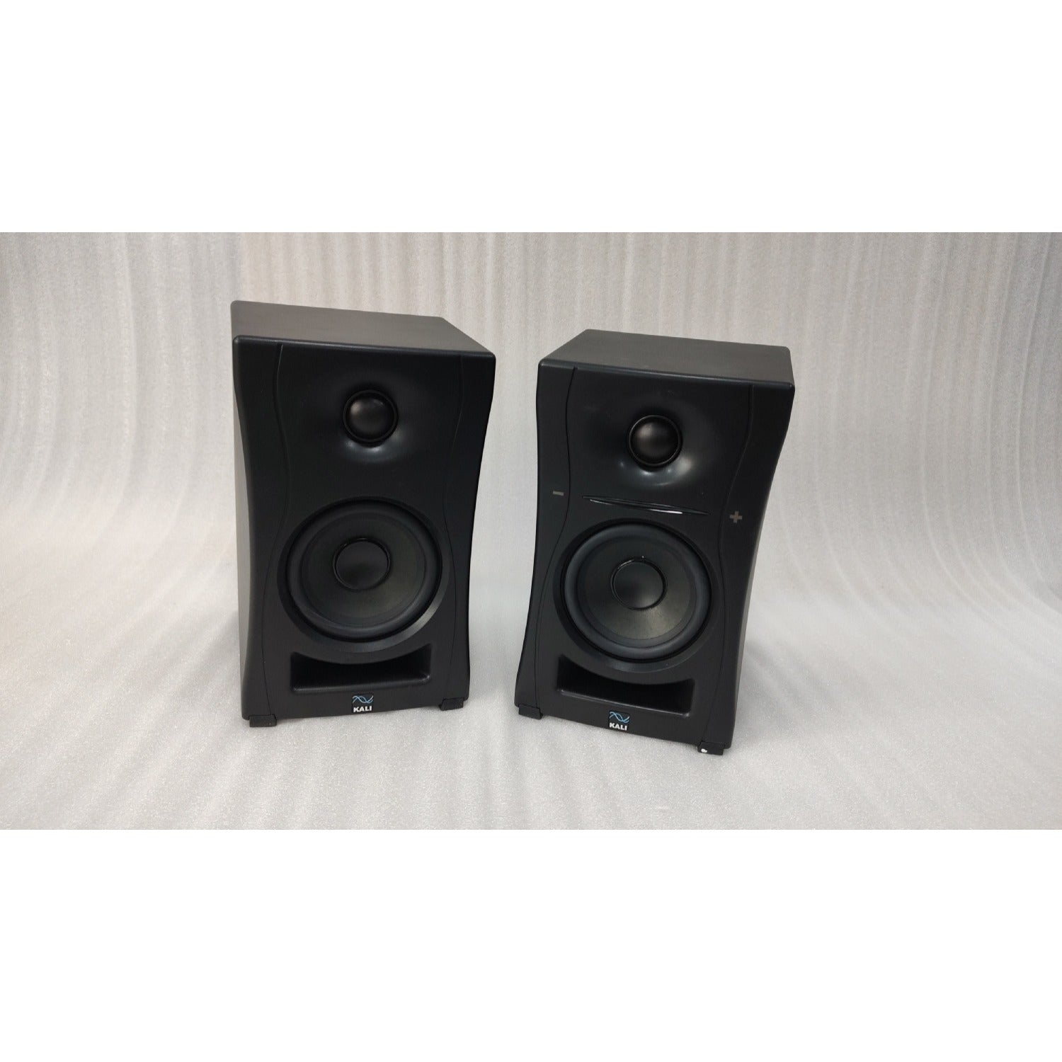 Kali Audio Monitor Speakers Kali Audio LP-UNF 4.5" Ultra Nearfield Powered Studio Monitors - Pair  - Open Box