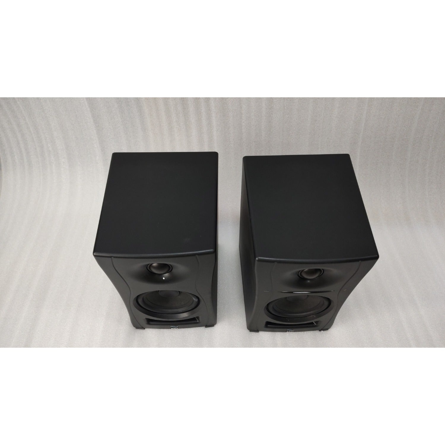 Kali Audio Monitor Speakers Kali Audio LP-UNF 4.5" Ultra Nearfield Powered Studio Monitors - Pair  - Open Box