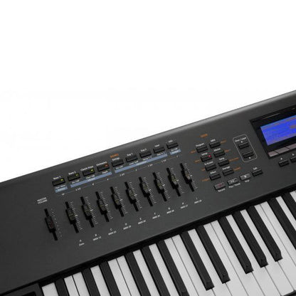 Kurzweil Synthesizers Kurzweil PC3A8 88-Key Synthesizer Workstation