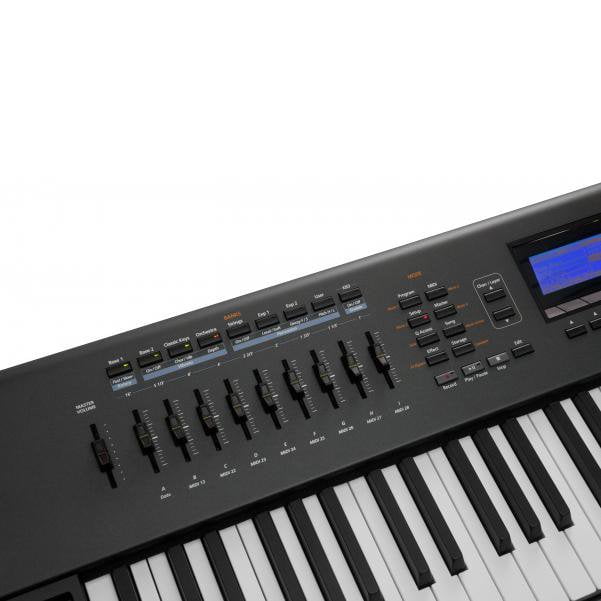 Kurzweil Synthesizers Kurzweil PC3A8 88-Key Synthesizer Workstation