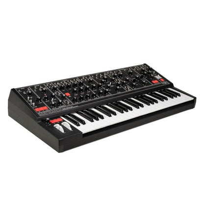 moog synthesizers moog matriarch 4 note paraphonic semi modular analog synthesizer 