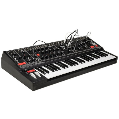 moog synthesizers moog matriarch 4 note paraphonic semi modular analog synthesizer 