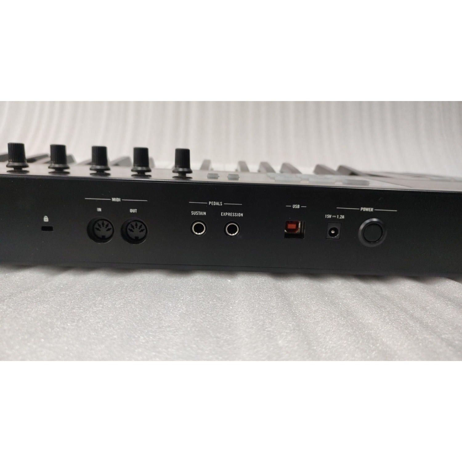 Native Instruments Midi Keyboards Native Instruments Komplete Kontrol S49 MK1 Midi Keyboard with Free Upgrade To Komplete 12 Select - Open Box