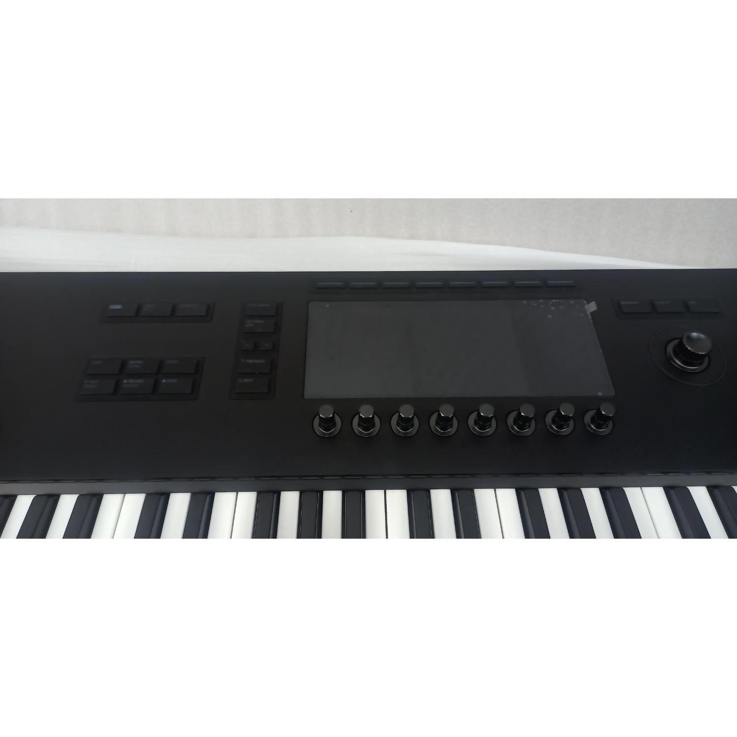 Native Instruments Midi Keyboards Native Instruments Komplete Kontrol S61 MK3 Midi Keyboard - Open Box