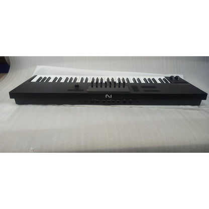 Native Instruments Midi Keyboards Native Instruments Komplete Kontrol S61 MK3 Midi Keyboard - Open Box