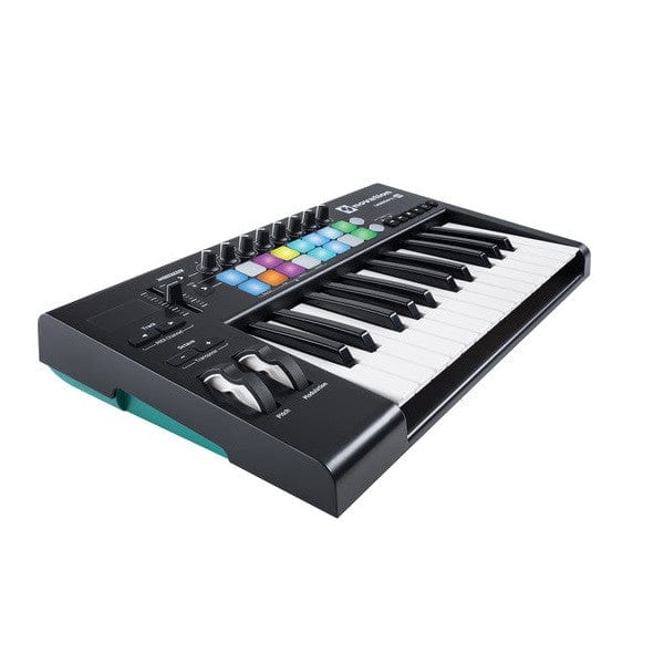 novation midi keyboards novation launchkey 25 mk2 midi keyboard