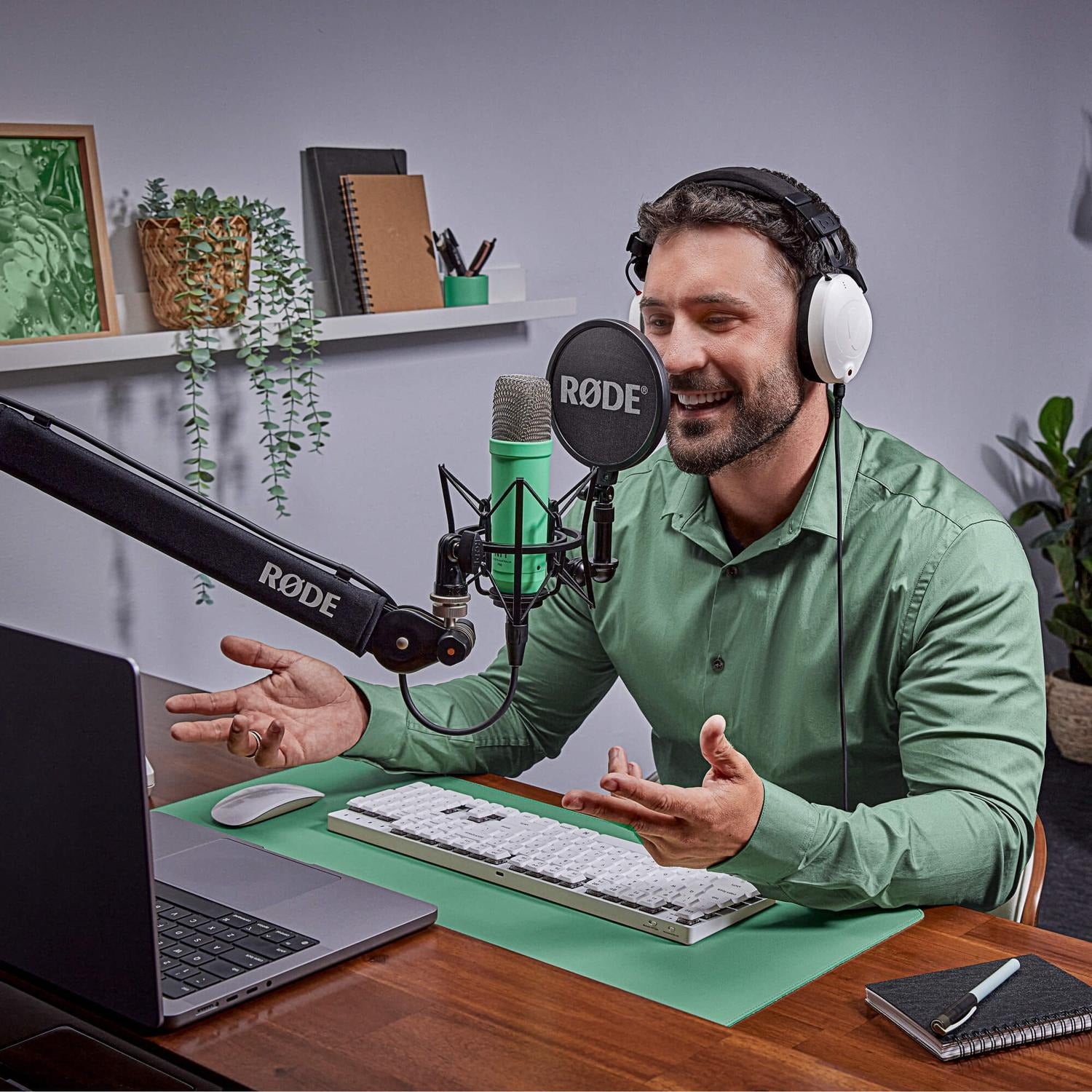 Rode Condenser Microphones Rode NT1 Signature Series Studio Condenser Microphone