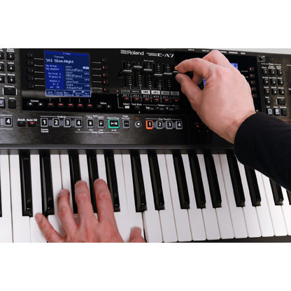 Roland Arranger Keyboards Roland E-A7 Expandable Arranger Keyboard