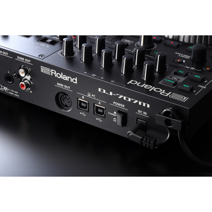 Roland DJ Controller Interfaces Roland DJ-707M Serato DJ Pro Controller
