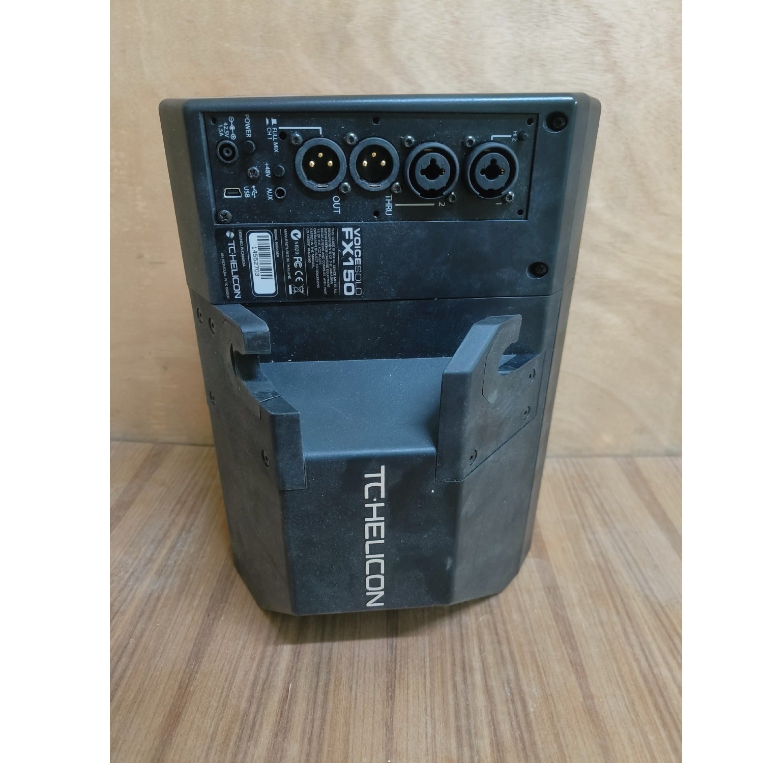 BAJAAO.COM - Buy TC Helicon VoiceSolo FX150 Powered Speaker