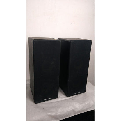 Thonet & Vander Bluetooth Speakers Thonet and Vander Hoch Bt 2.0 Wooden Bookshelf Bluetooth Speaker - Open Box B Stock