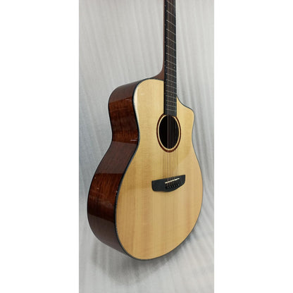 Vault Acoustic Guitars Vault Artisan Premium Acoustic Guitar with Solid Spruce Top and Solid Mahogany Back and Sides - Open Box