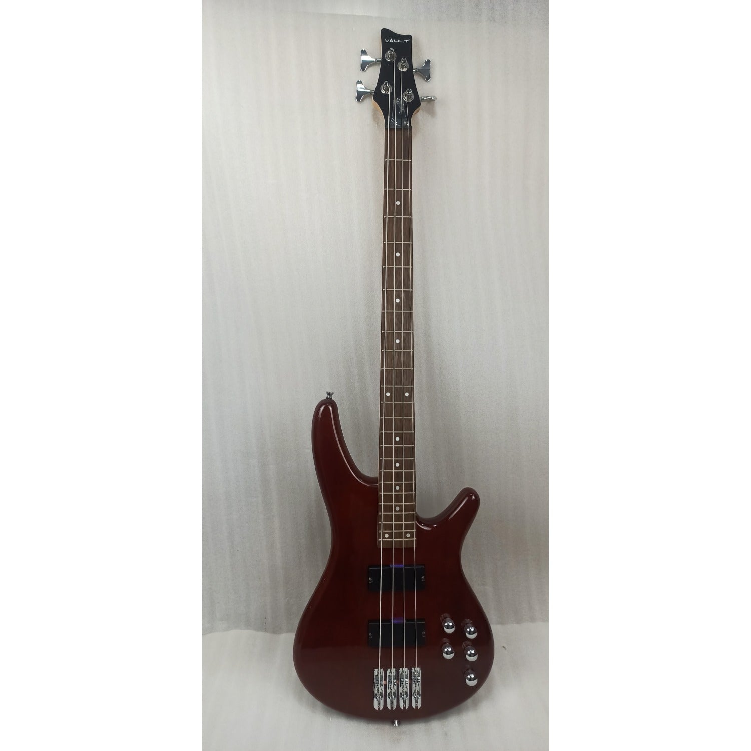 Vault Bass Guitars 202401029965 Vault Performer Pro RB4 Four String Electric Bass Guitar with Gigbag - High Gloss Solid Mahogany - Open Box