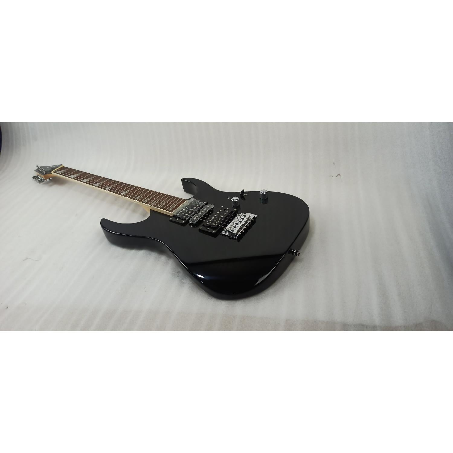 Vault Electric Guitars 2.03E+11 Vault RG1 Soloist Premium Electric Guitar - Open Box