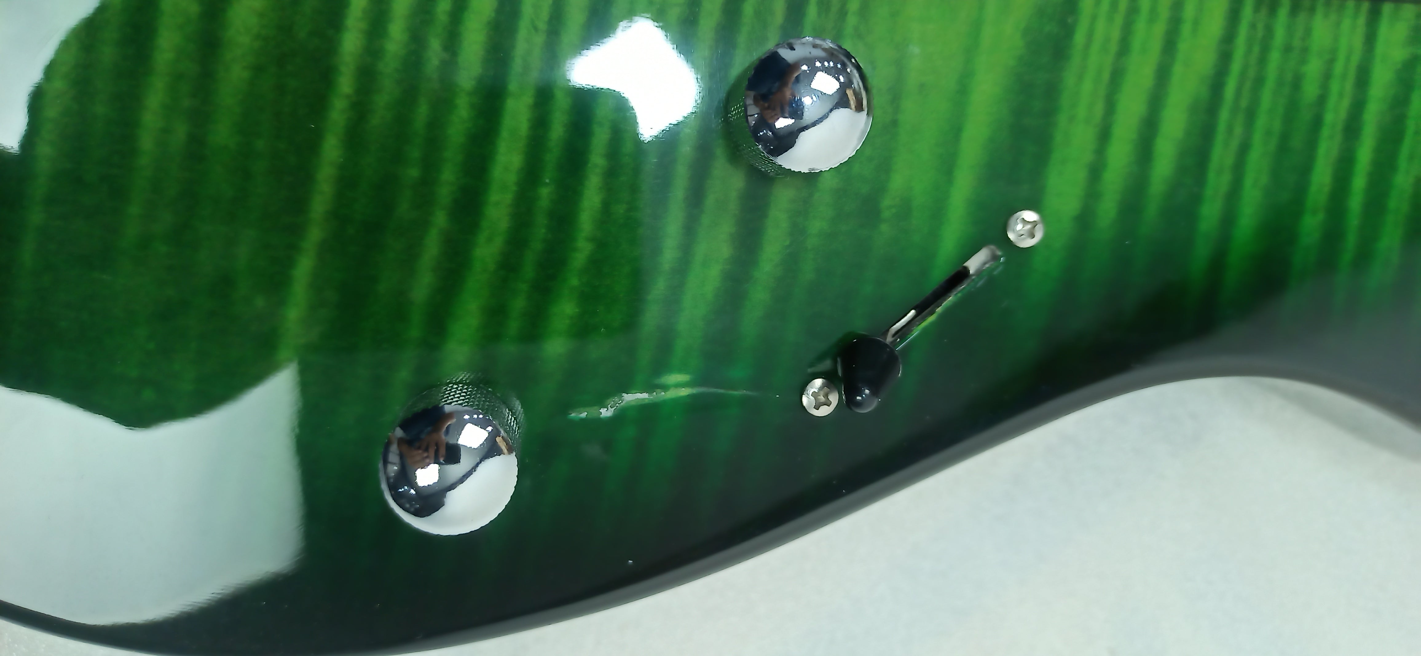 Vault Electric Guitars Vault RG1 Soloist Premium Electric Guitar - Transparent Green Burst - Open Box B Stock