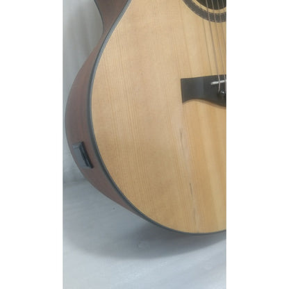Vault Electro Acoustic Guitars 2.02401E+11 Vault EA40CE 41 inch Premium Spruce-Top Cutaway Electro Acoustic Guitars - Open Box B Stock