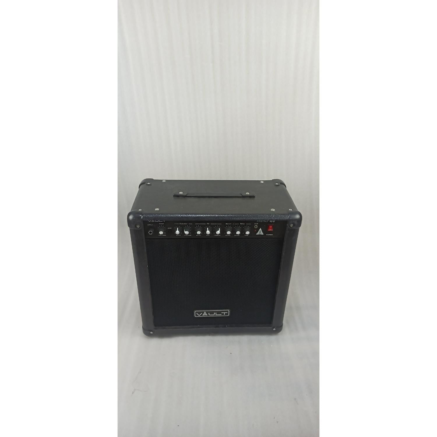Vault Guitar Combo Amplifiers Vault Frenzy 40 Watt Combo Guitar Amplifier with Analog Distortion, Reverb & Delay All Playable Together - Open Box #barcode_202501113389