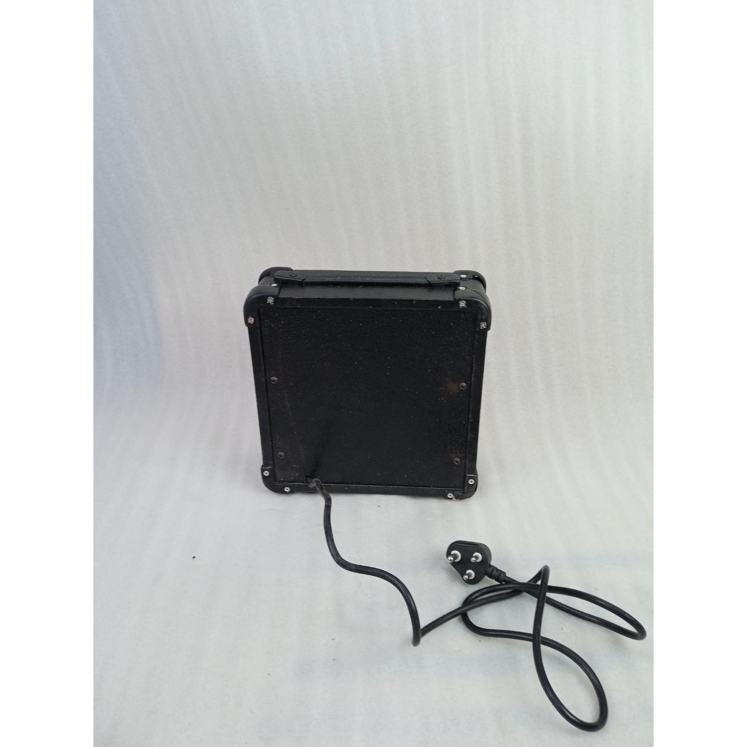 Vault Guitar Combo Amplifiers Vault GA10 Guitar Amplifier - 10 watts - Open Box B Stock