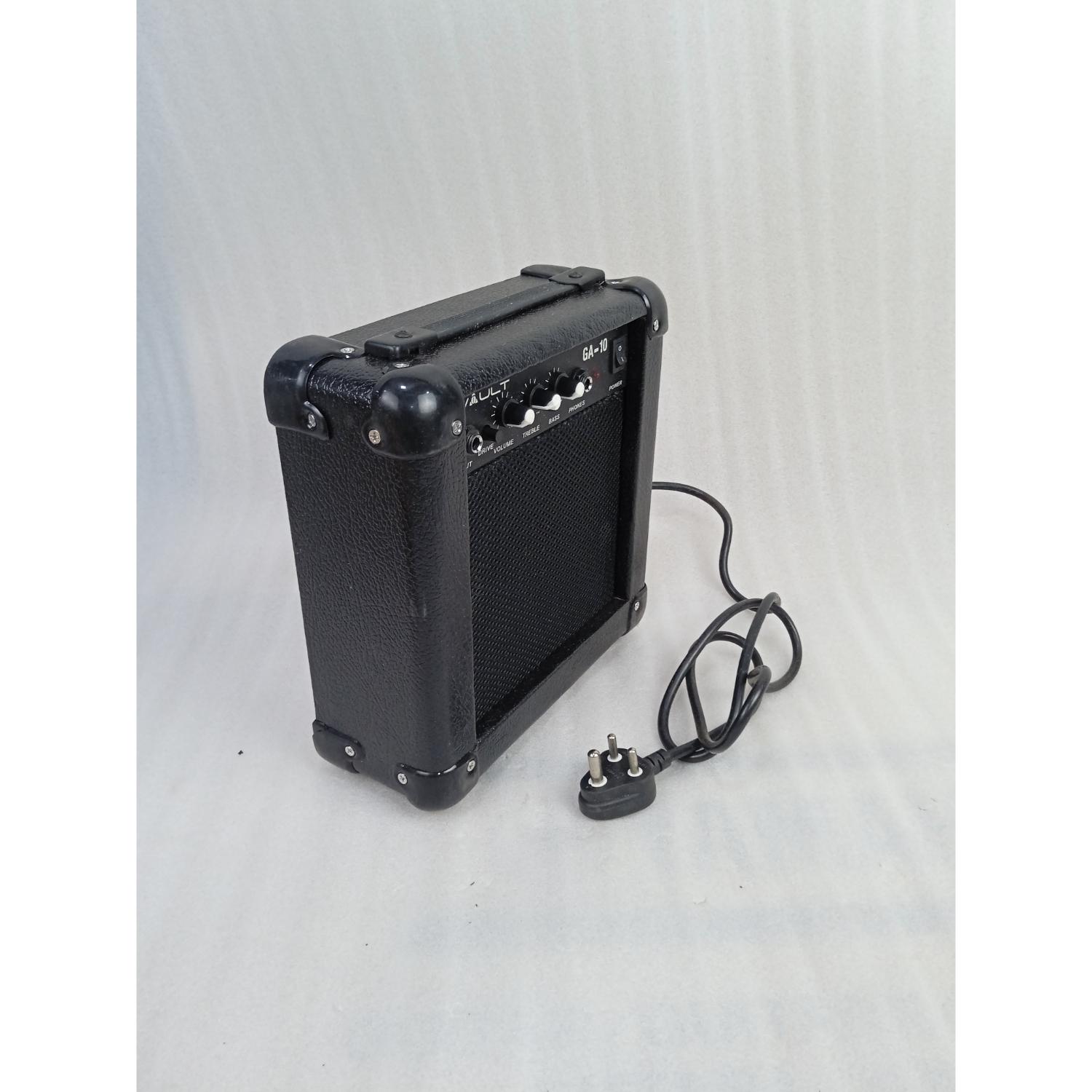 Vault Guitar Combo Amplifiers Vault GA10 Guitar Amplifier - 10 watts - Open Box B Stock