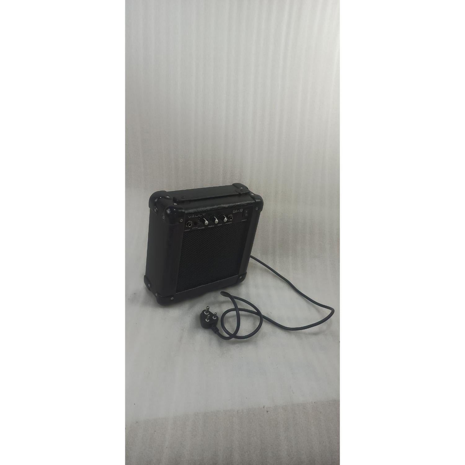 Vault Guitar Combo Amplifiers Vault GA10 Guitar Amplifier - 10 watts - Open Box B Stock